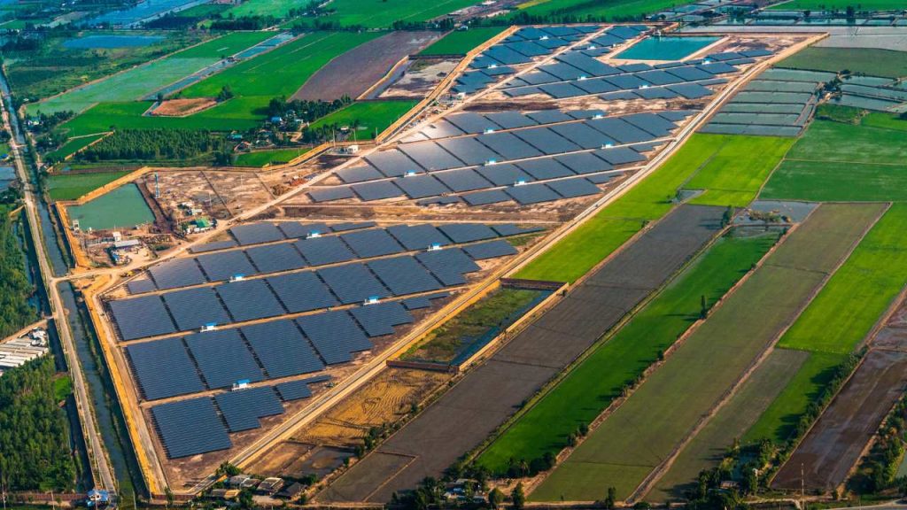What Are Commercial Solar Energy Grants in Ireland? 1 commercial solar panel grant for farms