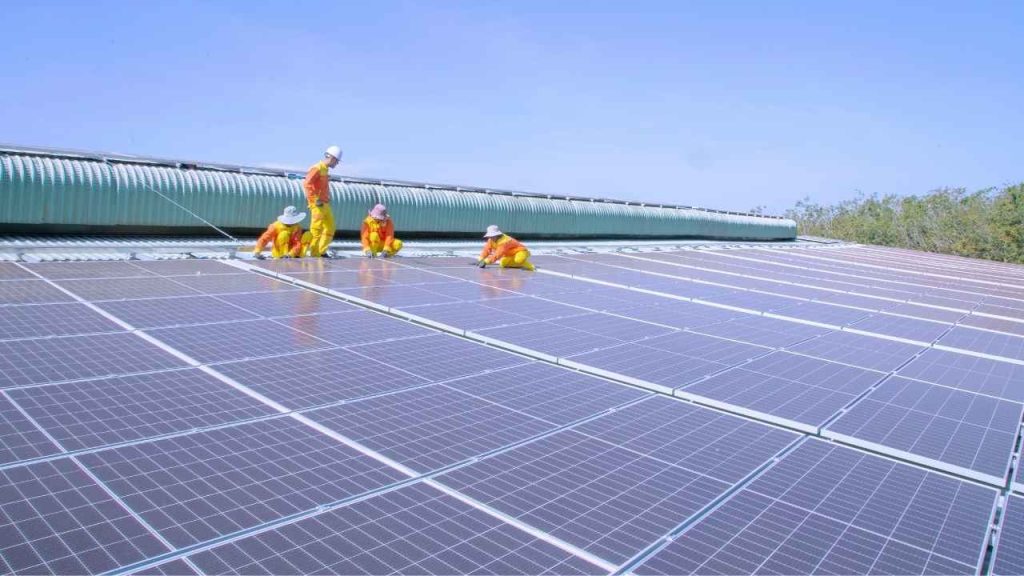 are-black-and-blue-the-only-options-in-solar-panels