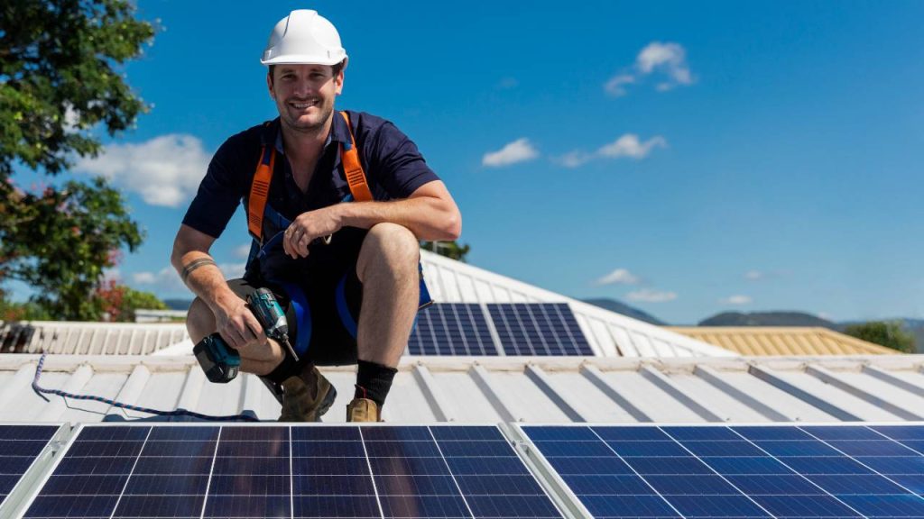 Why You Should Never Invest In “Plug-In” Solar Panels? 2 low efficiency and limited power output